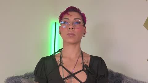 Mia Morgann online show from November 24, 2025, 1:22 pm