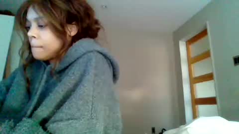 Snapshot of miamuffin8 chatting on December 16, 2024, 1:32 pm MiaMuffn online show from December 16, 2024, 1:32 pm