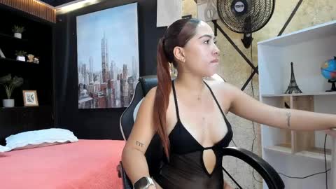 Mia online show from May 28, 2026, 8:39 pm