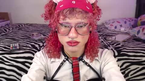 Snapshot of miancuntydoll chatting on January 4, 2025, 2:35 am MianCuntyDoll online show from January 4, 2025, 2:35 am