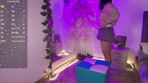 miaoconell online show from April 17, 2026, 10:02 pm