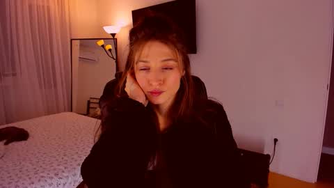 Mia online show from January 17, 2026, 7:17 pm