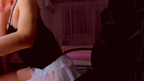 Mia online show from March 4, 2026, 7:53 pm