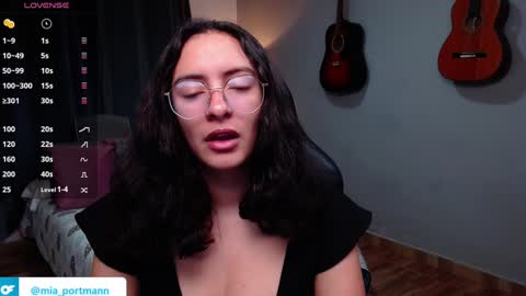 Snapshot of miaportman chatting on December 29, 2024, 9:28 am MIAPORTMANN online show from December 29, 2024, 9:28 am