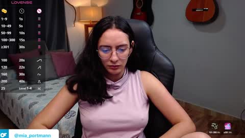 Snapshot of miaportman chatting on January 23, 2025, 12:41 pm MIAPORTMANN online show from January 23, 2025, 12:41 pm