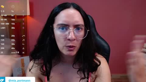 Snapshot of miaportman chatting on January 27, 2025, 1:41 pm MIAPORTMANN online show from January 27, 2025, 1:41 pm