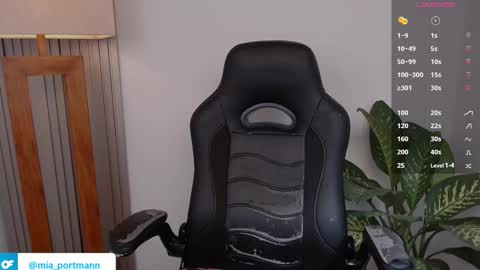 MIAPORTMANN online show from February 14, 2026, 2:25 pm