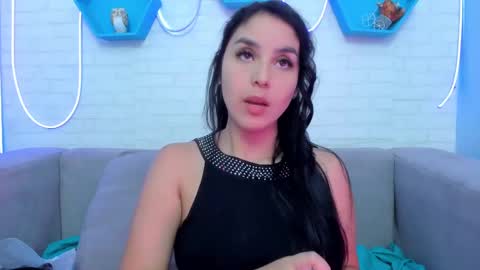 Snapshot of miaquevedo chatting on January 18, 2025, 11:32 am Mia Quevedo online show from January 18, 2025, 11:32 am