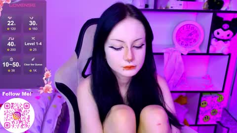 Mia  online show from December 4, 2025, 8:17 pm