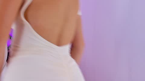 Snapshot of miasilverr chatting on December 18, 2024, 6:57 pm Mia online show from December 18, 2024, 6:57 pm