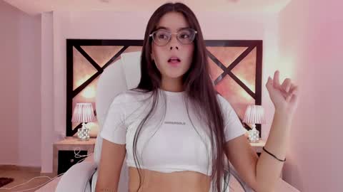 Snapshot of miasilverr chatting on January 9, 2025, 9:37 pm Mia online show from January 9, 2025, 9:37 pm