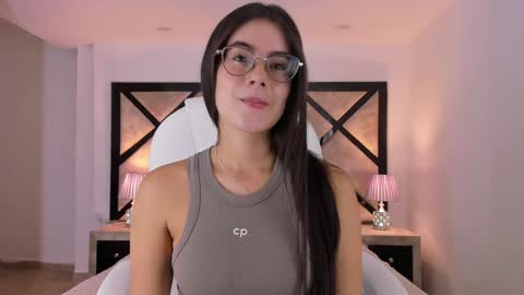 Snapshot of miasilverr chatting on February 1, 2025, 12:18 am Mia online show from February 1, 2025, 12:18 am