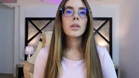 Mia online show from March 10, 2026, 7:41 pm