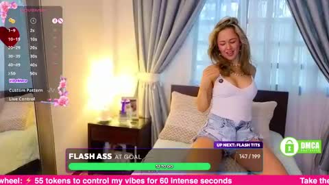 miasiren online show from May 26, 2026, 8:27 pm