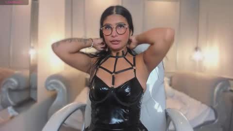 Snapshot of miasmit_ chatting on February 21, 2026, 3:18 am Mia online show from February 21, 2026, 3:18 am