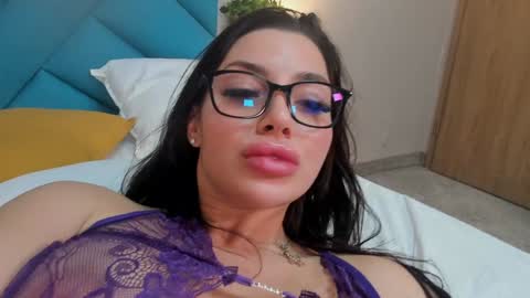 Snapshot of miasplash chatting on February 3, 2025, 9:39 pm Mia online show from February 3, 2025, 9:39 pm