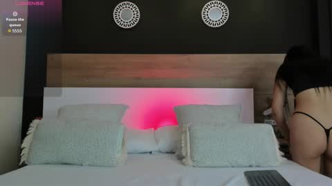 Snapshot of miataylorsweet chatting on October 10, 2025, 1:21 pm Mia online show from October 10, 2025, 1:21 pm