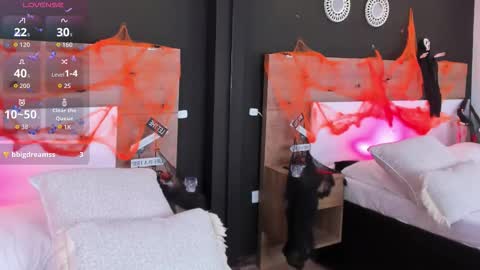 Snapshot of miataylorsweet chatting on October 31, 2025, 2:07 pm Mia online show from October 31, 2025, 2:07 pm