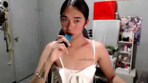 Snapshot of miatrixs chatting on March 25, 2026, 3:40 pm Mia online show from March 25, 2026, 3:40 pm