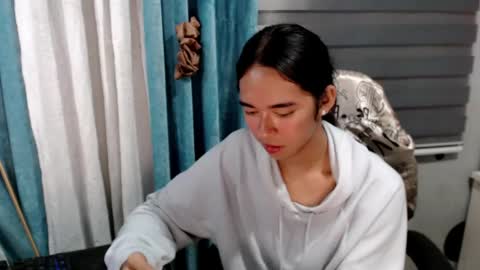 Snapshot of miatrixs chatting on April 7, 2026, 6:52 pm Mia online show from April 7, 2026, 6:52 pm