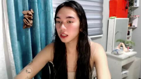 Snapshot of miatrixs chatting on May 8, 2026, 8:41 am Mia online show from May 8, 2026, 8:41 am