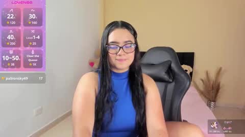 Snapshot of miavarela_ chatting on November 7, 2025, 8:20 pm Mia Varela online show from November 7, 2025, 8:20 pm