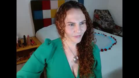 miavellvett online show from October 5, 2025, 1:26 am