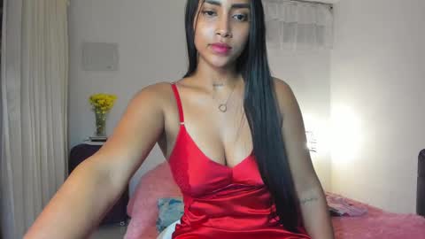 Snapshot of miavelvet_22 chatting on February 25, 2025, 4:14 am Mia Velvet online show from February 25, 2025, 4:14 am