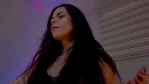 Snapshot of miavero chatting on September 30, 2025, 3:17 pm Mia online show from September 30, 2025, 3:17 pm