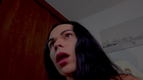 Snapshot of miavero chatting on October 4, 2025, 2:04 pm Mia online show from October 4, 2025, 2:04 pm