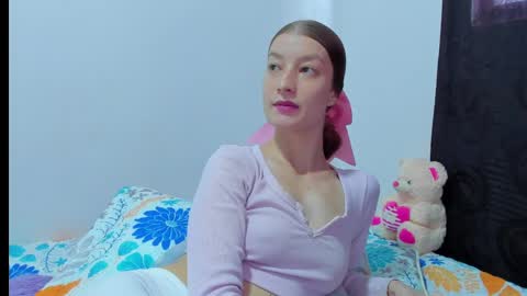  Chloe  online show from April 11, 2026, 7:18 pm