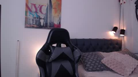 Snapshot of miawilson_1 chatting on November 24, 2025, 5:40 am Mia Wilson online show from November 24, 2025, 5:40 am