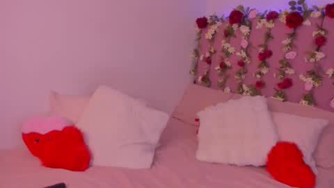 Mia online show from February 22, 2026, 4:57 am