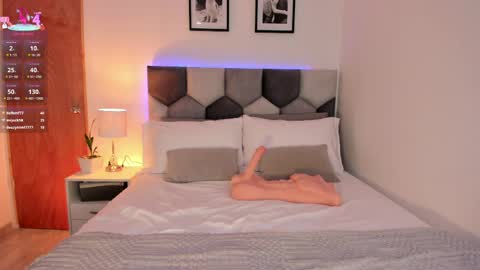 Snapshot of miazurek chatting on April 4, 2026, 1:15 am THE BEST LOVRS antonio flatlastifoundyoulautrebleudrpapaolu donnie lbsunkown1804 online show from April 4, 2026, 1:15 am