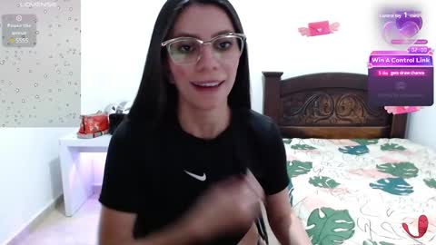 Snapshot of micaela_21_ chatting on February 25, 2025, 2:33 pm Micaela online show from February 25, 2025, 2:33 pm