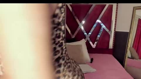 Snapshot of micaelahott_ chatting on November 11, 2025, 2:44 am micaelahott_ online show from November 11, 2025, 2:44 am