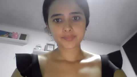 micaelamoreno18 online show from May 29, 2026, 5:00 pm