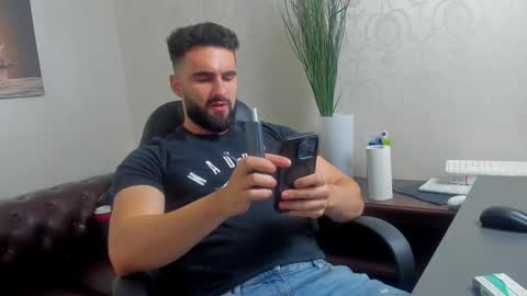 MicahLane online show from October 25, 2025, 4:31 am