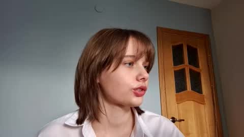 Snapshot of micasulejmanovski chatting on October 7, 2025, 1:19 pm Luna online show from October 7, 2025, 1:19 pm