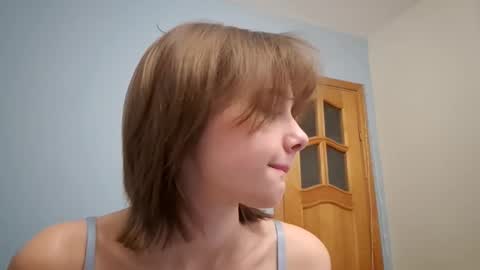 Snapshot of micasulejmanovski chatting on October 9, 2025, 2:26 pm Luna online show from October 9, 2025, 2:26 pm