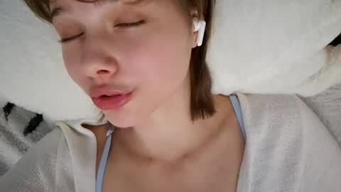 Snapshot of micasulejmanovski chatting on October 19, 2025, 3:23 pm Luna online show from October 19, 2025, 3:23 pm