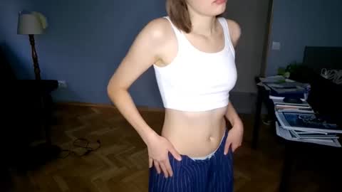 Snapshot of micasulejmanovski chatting on October 23, 2025, 1:54 pm Luna online show from October 23, 2025, 1:54 pm