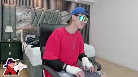 Michael online show from October 31, 2025, 9:27 pm