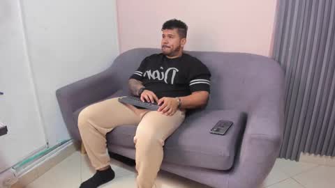 Snapshot of michael_hill1 chatting on November 8, 2025, 1:22 pm MICHAEL online show from November 8, 2025, 1:22 pm