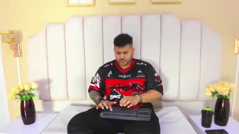 Snapshot of michael_hill1 chatting on November 12, 2025, 1:11 pm MICHAEL online show from November 12, 2025, 1:11 pm