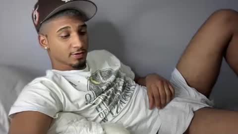 Snapshot of michael_jordanx chatting on February 13, 2025, 12:57 am Angel online show from February 13, 2025, 12:57 am