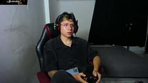 michael independent model  online show from November 6, 2025, 1:28 am