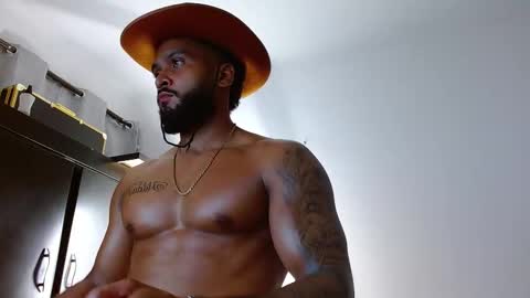 Snapshot of michael_maximo chatting on February 4, 2026, 5:57 am maximo online show from February 4, 2026, 5:57 am