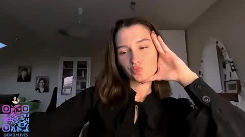 Snapshot of michael_pors chatting on October 26, 2025, 2:12 pm Emily online show from October 26, 2025, 2:12 pm