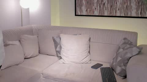 Michael Salens independent model online show from February 10, 2025, 11:25 am